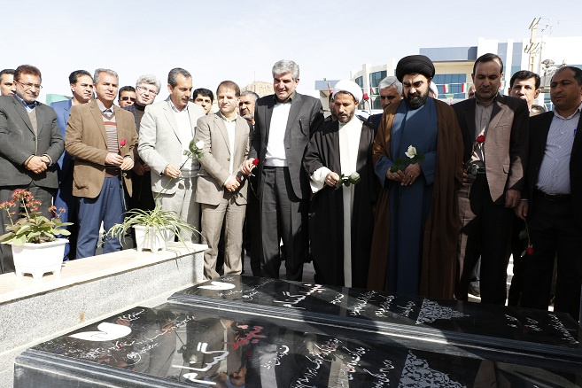 مراسم غبارروبی وعطرافشانی مزارشهدای گمنام برگزار شد