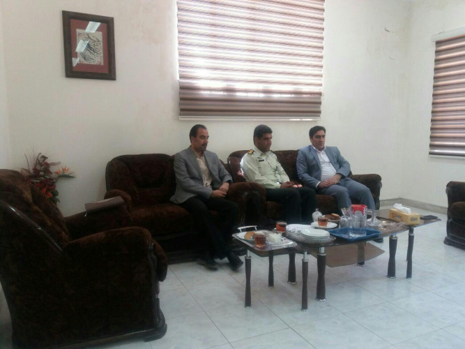دیدار سرهنگ عباسی ریس دفتر تحقیقات و کاربردی فرماندهی انتظامی استان ایلام با رییس دانشگاه علمی کاربردی واحد استان ایلام