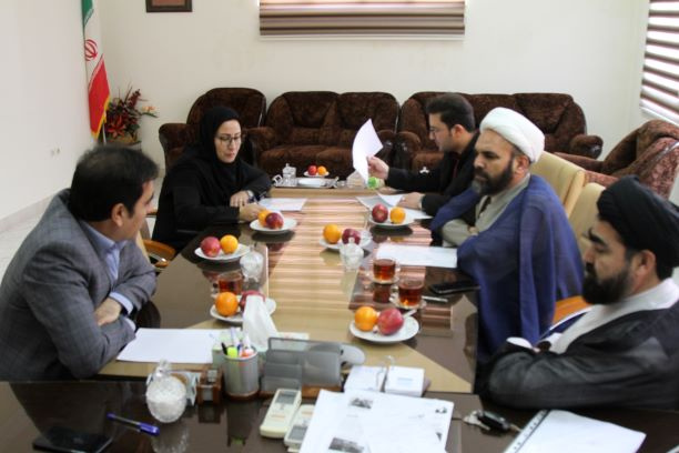 جلسه شورای فرهنگی بهمن ماه با حضور اعضای شورا در محل سالن اجتماعات دانشگاه جامع علمی کاربردی واحد استان ایلام برگزار شد.