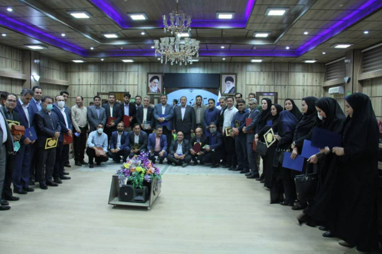 جلسه استاندار ایلام با مدیران و کارشناسان روابط عمومی به مناسبت هفته ارتباطات و روابط عمومی