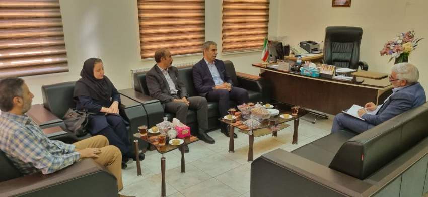 دکتر شیرخانی در دیدار با مسئولان مرکز آموزش علمی کاربردی ایلام 1: ارتقای کیفیت آموزشی و همکاریهای مشترک در دستور کار دانشگاه