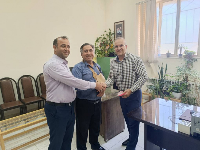 تقدیر از مسئول روابط عمومی به مناسبت روز ملی ارتباطات و روابط عمومی