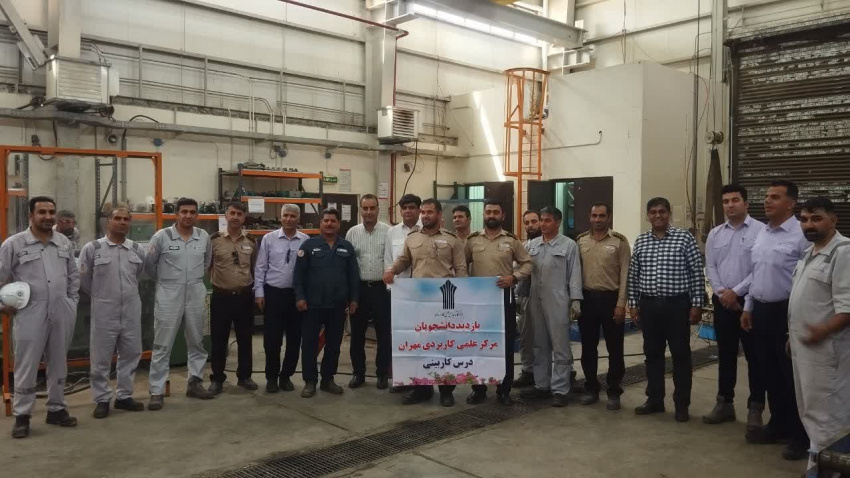 بازدید علمی دانشجویان رشتههای فنی و مهندسی مرکز آموزش علمی کاربردی مهران از شرکت اویکو